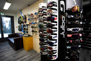 Photo n°5 de SKISET Altezza - ARC 1800 à Bourg-Saint-Maurice (Magasin de vêtements de sport)