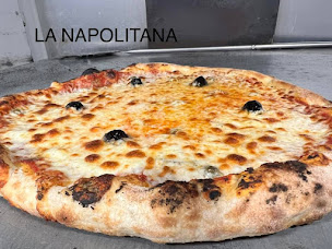 Photo n°16 de LA PIZZAIOLA TRE à Saint-Julien-de-Peyrolas (Pizzeria)