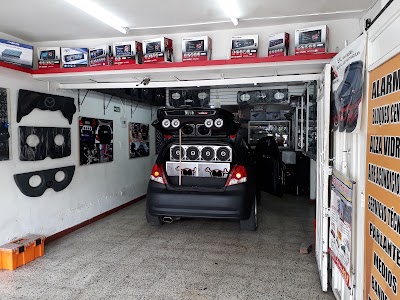 Photos of Radios Universal