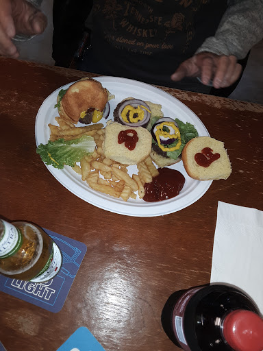 Willys Cafe - Visual