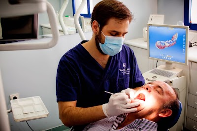 Photos of Centro Perioimplantol&oacute;gico Cl&iacute;nica C&aacute;mara
