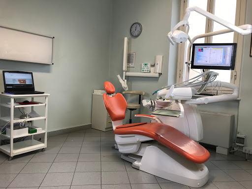 Studio Dentistico Dott. Bruni Claudio Gallery - Italy