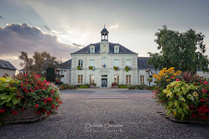 Photo n°1 de Mairie de l'Île Bouchard à L'Île-Bouchard (Hôtel de ville)