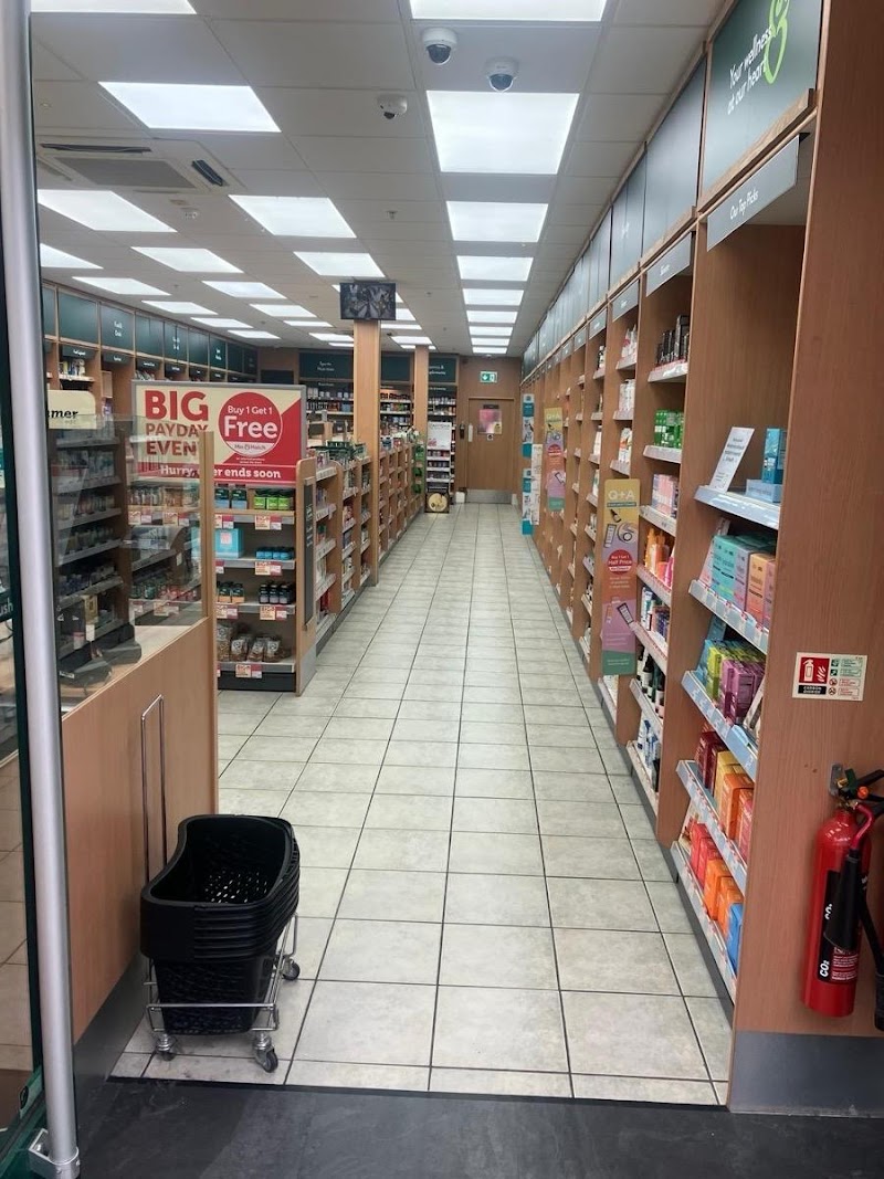 Holland & Barrett - Newton Mearns photo 2