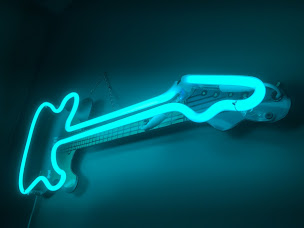 Photo n°1 de Brets Néon S.A.R.L à Plouguenast-Langast (Menuisier)