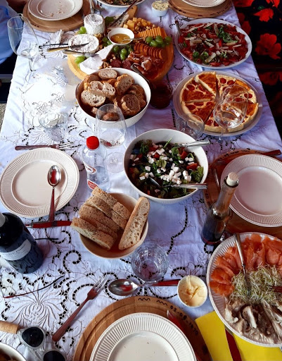 Flora's Kitchen