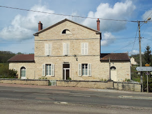 Photo n°1 de Mairie et Agence postale de Thorey sur Ouche à Thorey-sur-Ouche (Poste)