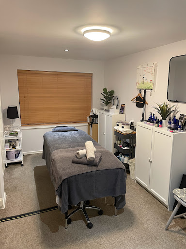 DV Massage & Skincare