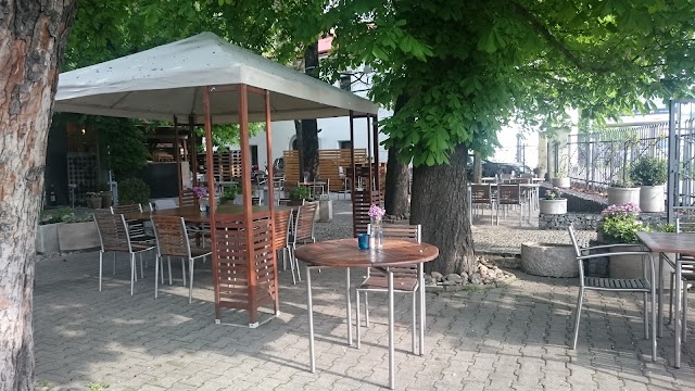 Rest. Sním či jím