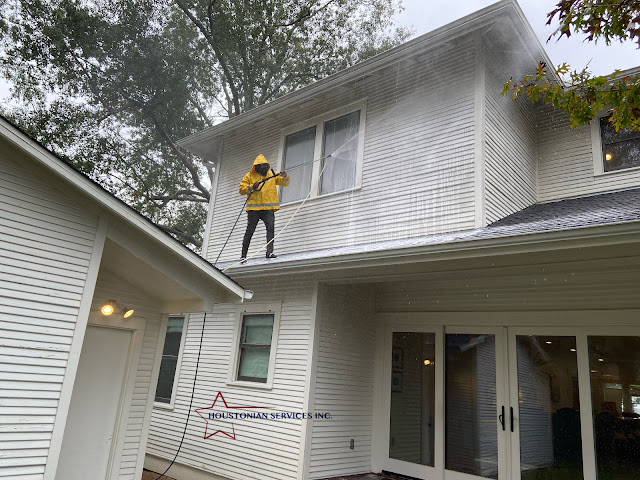 Houstonian Services, Inc.