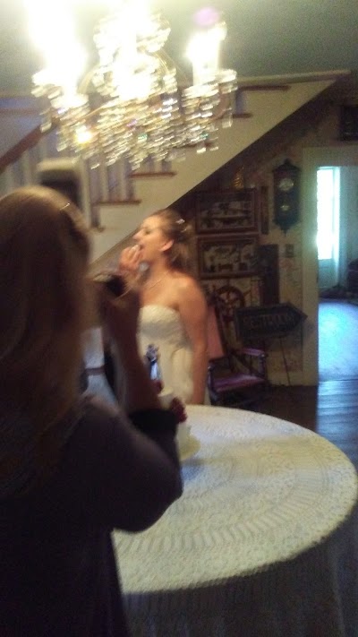 Photos of 1812 Hitching Post Weddings