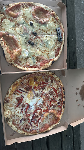 Photo 1 - Mundo Pizza