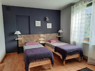 Photo n°1 de O'CHAMBON: Gîte d'étape sportif - Nuit insolite et de charme : Chambre d'hôte, Dôme atypique et Ecolodge raffiné à Chambon-sur-Lac (Gîte pèlerin)