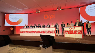 Photo n°2 de Orpi Vauvert Immobilier - Agences Vie&Logis - Vauvert - Nîmes - Caissargues à Vauvert (Agence de location immobilière)