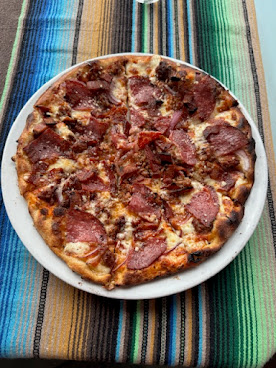 Trophy Wife -Bar - Kitchen - Garden by null