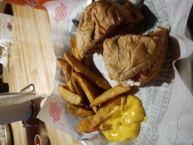 Fuddruckers