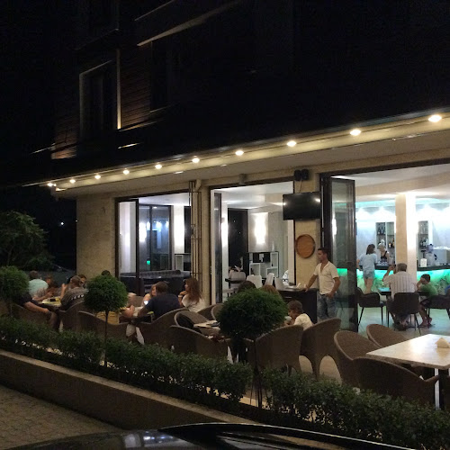 Център, ул. "Зорница" 1, 8180 Приморско