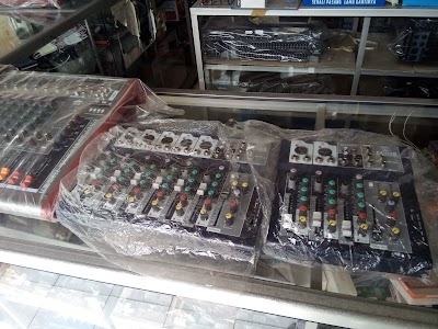 electronics-store