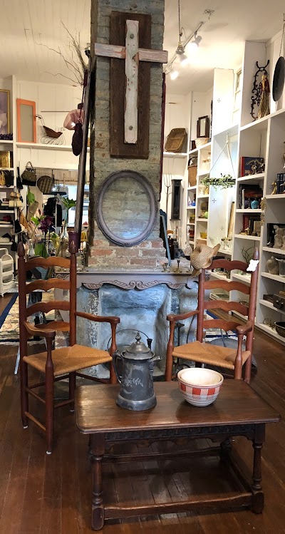 Eclectic Inn &Vintage Antiques