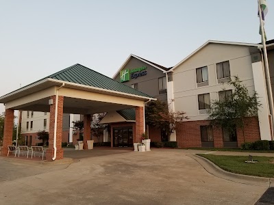 Photos of Holiday Inn Express Warrensburg