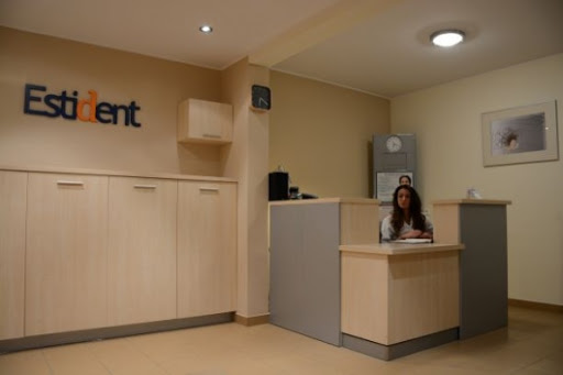 lek. dent. Karolina Fernówka, Stomatolog