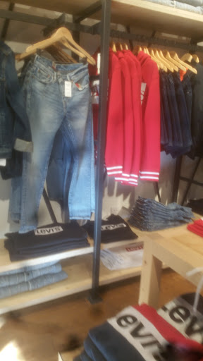 Levi's® Glasgow Silverburn - Thumbnail