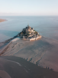 Photo n°2 de Pierre Baudry - Guide en Baie du Mont-Saint-Michel et aux îles Chausey à Bréhal (Agence de visites touristiques)