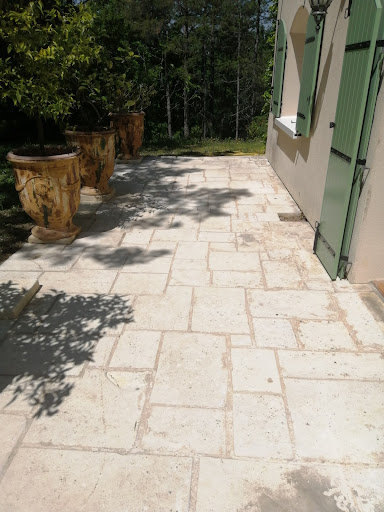 Inside façade - Visual