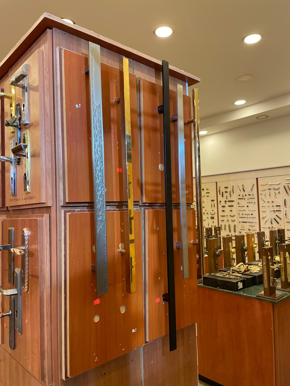 مؤسسة سعد السبيحي للإكسسوارات - صورة 2