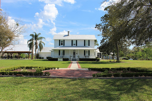 Field Manor - Visual