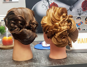 Photo n°3 de Hair Class coiffure à Le Port (Salon de coiffure)