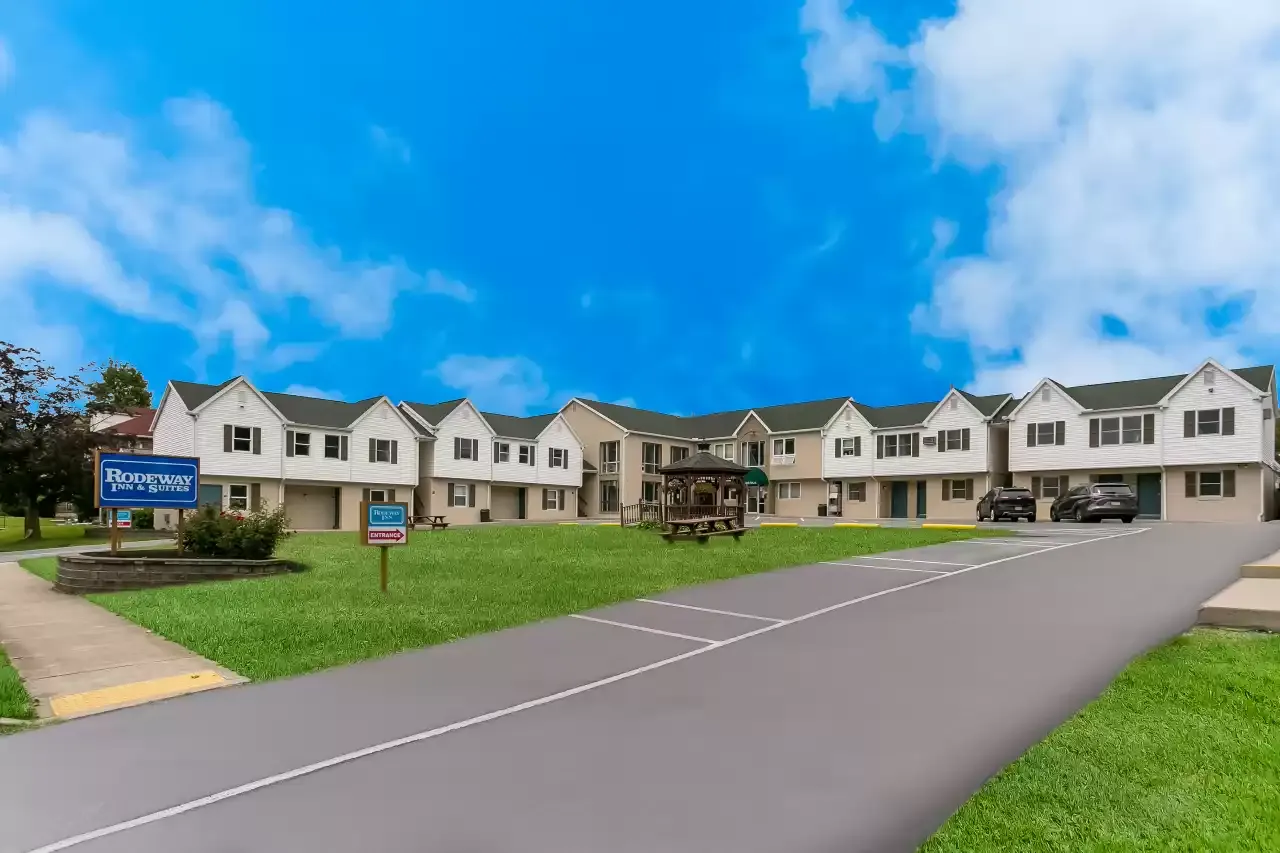Rodeway Inn and Suites Hershey Chocolate Avenue