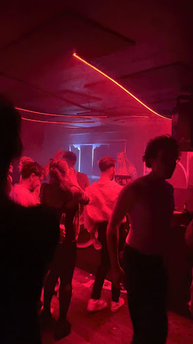 Kommentare und Rezensionen über Club Variété