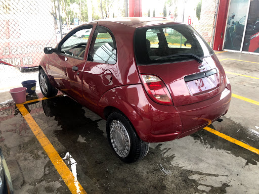 Taller mecanico, hojalateria y pintura, restauracion de autos - Thumbnail