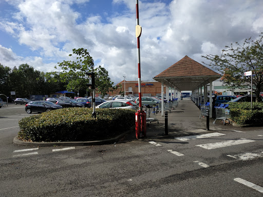 Car Park - Tesco Extra Sunbury