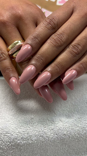 Ana Lúcia Estética e Cabeleireiro - Salão de Beleza