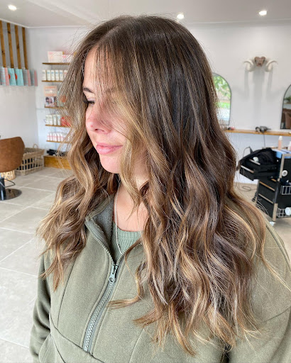 ELKE & CO HAIR GOULBURN - Thumbnail