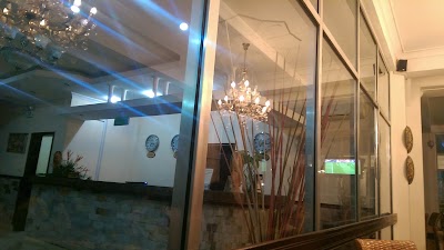 Photos of LE CHANDELIER