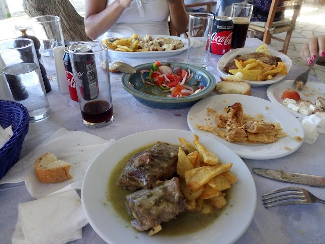 Chrysopigi Tavern