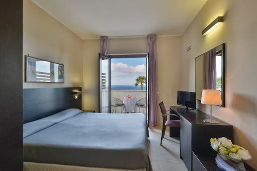 Hotel Mareluna - Thumbnail
