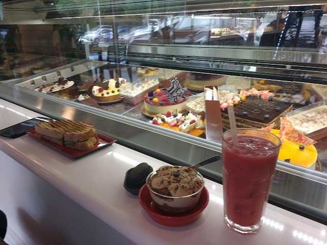 Patisserie Saint Honore (Bakery and French pastry)