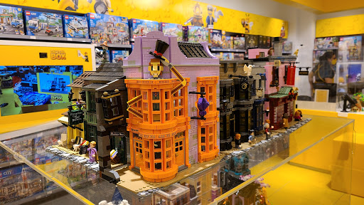 The LEGO® Store Oxmoor Mall Gallery - United States