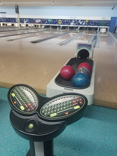 Galaxie Bowling - Salles des Quilles Gallery - Canada
