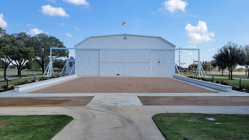Hangar 9 - Visual