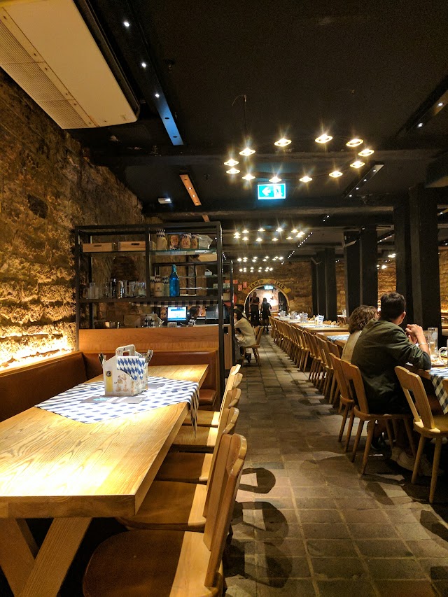 Löwenbräu Keller