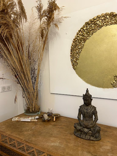 Sandra Delpy Yoga Acupuncture Massage Gallery - France