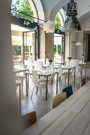 Qchnia Artystyczna Restauracja