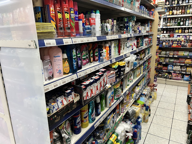 Wins Local Mini Market - London