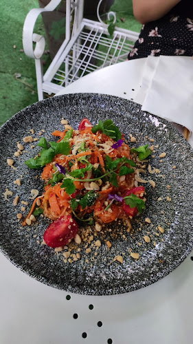 COCONUT BAR AND RESTAURANT - Restauracja