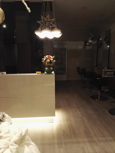 Divina Donna Hairstylist - Thumbnail